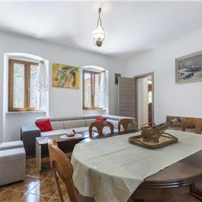 6 bedroom villa with pool near Labin, Istria, sleeps 12